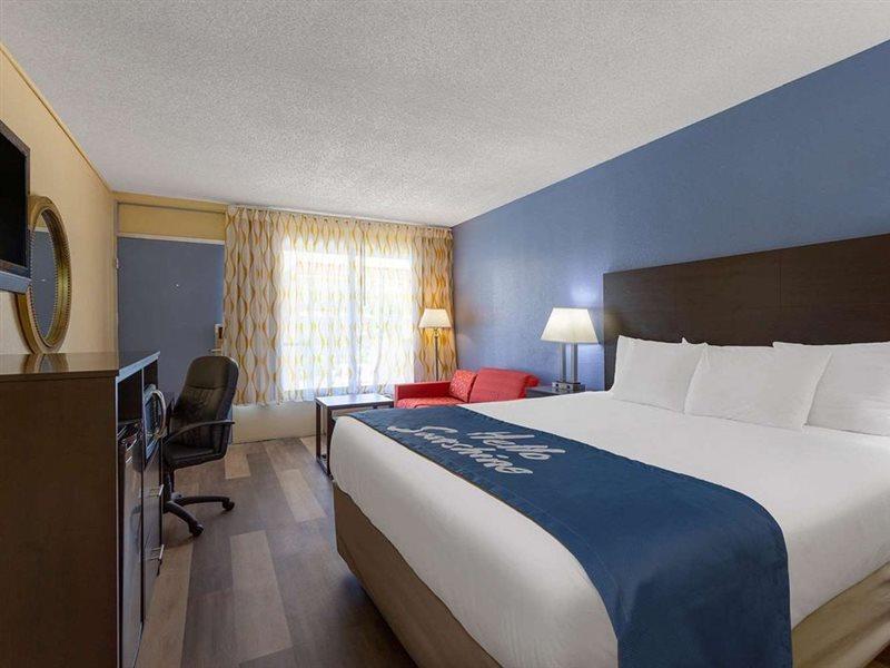 Days Inn By Wyndham Greensboro Airport Екстер'єр фото