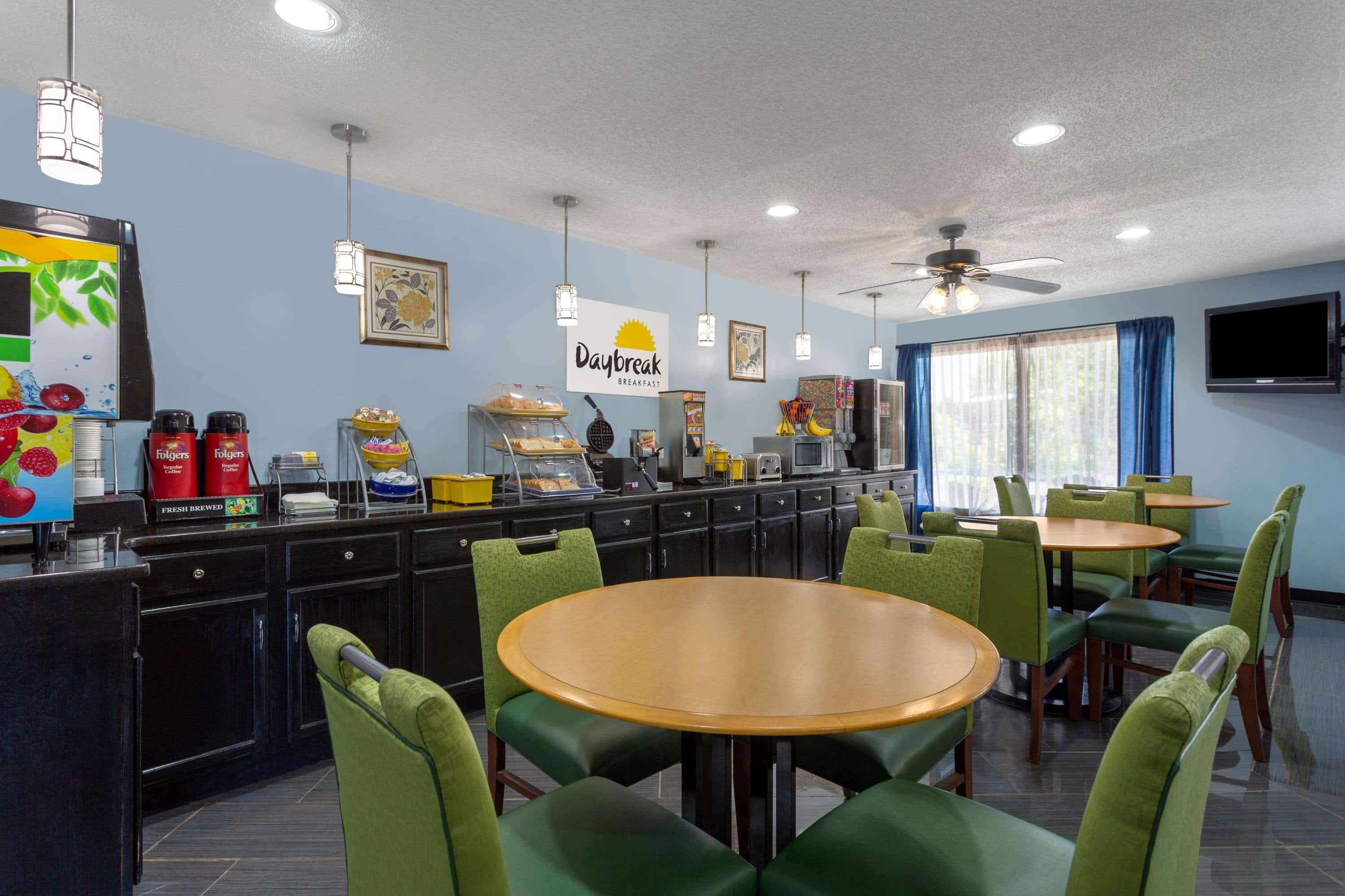 Days Inn By Wyndham Greensboro Airport Екстер'єр фото